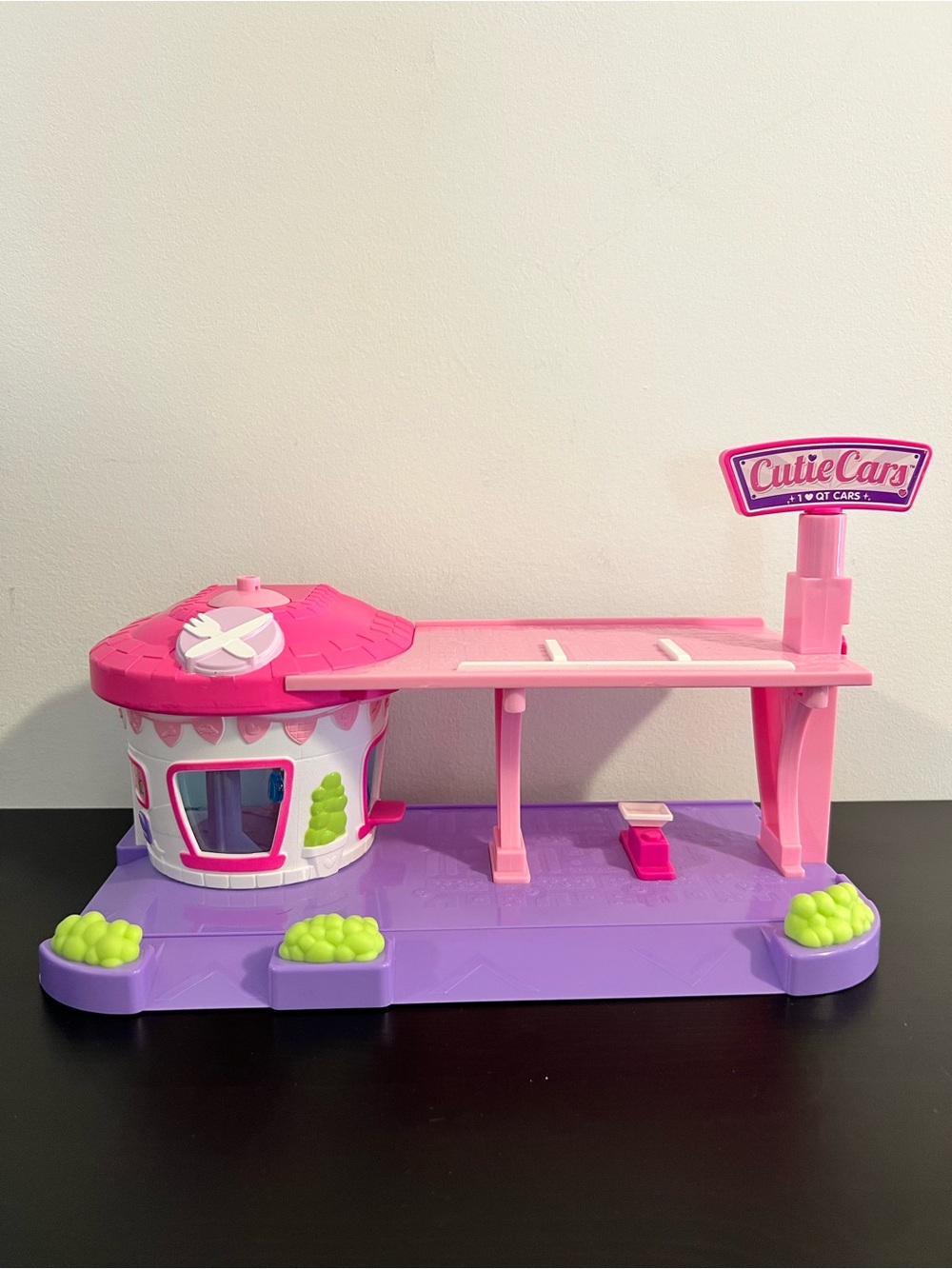 Cutie Cars Ice Cream Shop Playset Pink Purple Mini Garage Toy